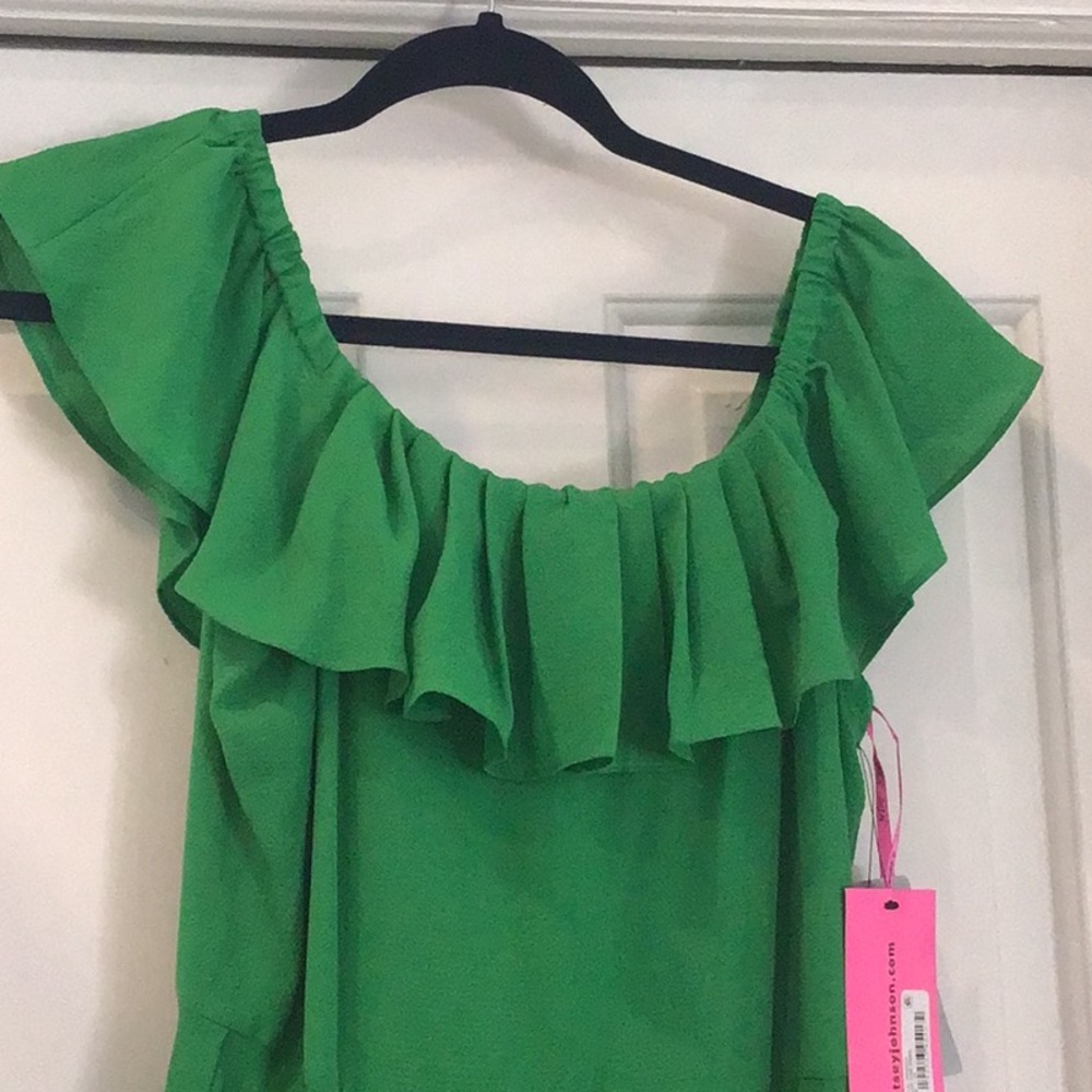 Betsy off the shoulder
